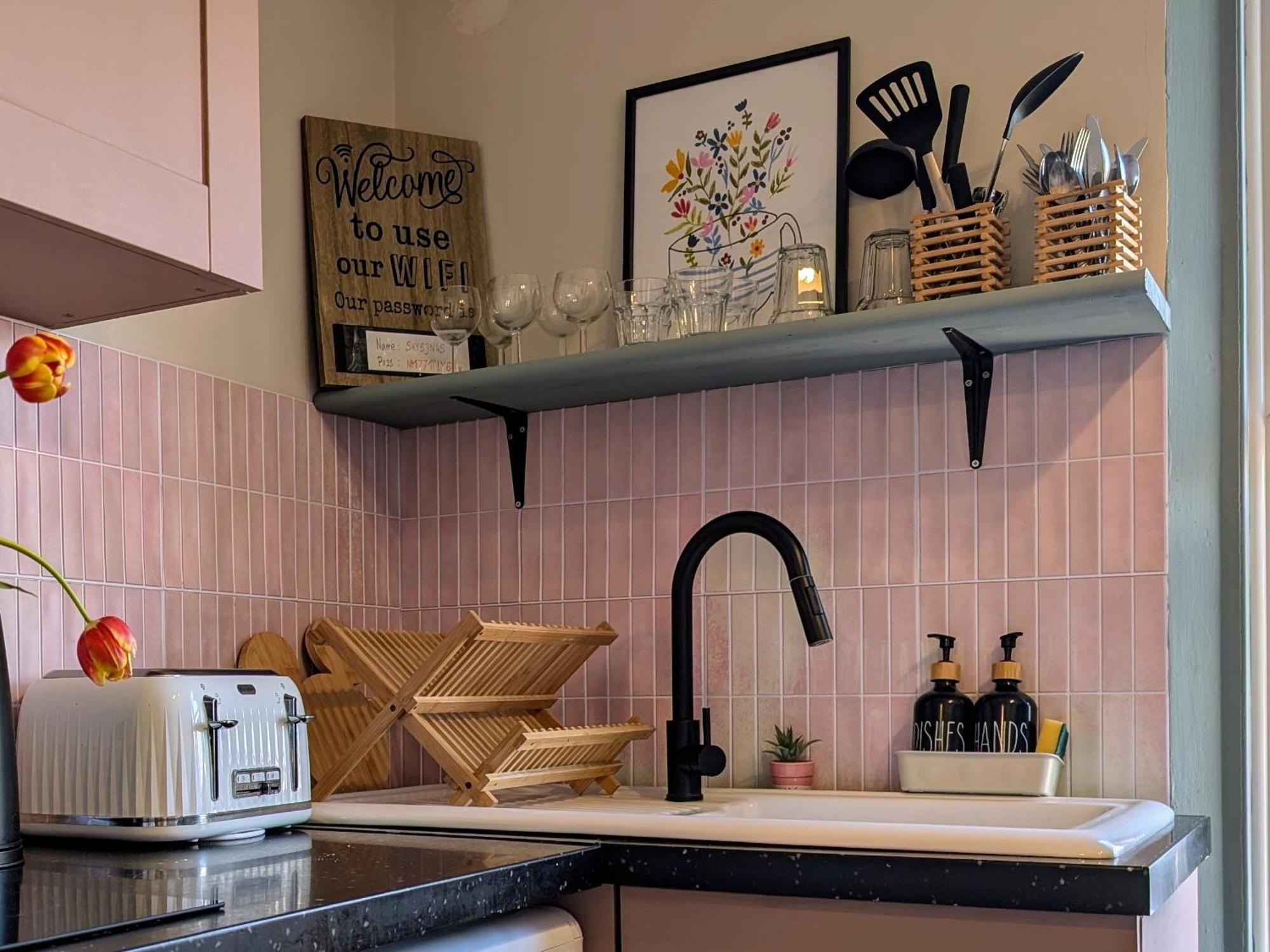 Peacehaven Retreat - 4 Minutes From The Beach! Pet Friendly! Weymouth Buitenkant foto